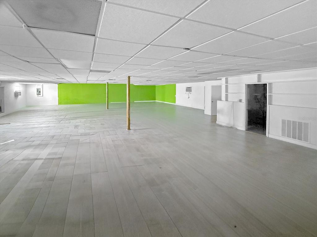 3425 Forsyth Road Winter Park, FL 32792 - Photo 38 of 40 a view of an empty room with a garage