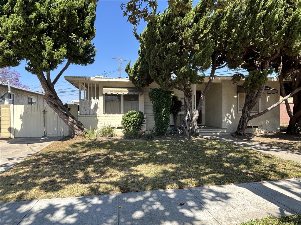 2771 Rutgers Avenue Long Beach, CA 90815 - Photo 2 of 27