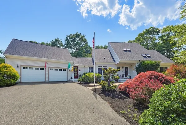 $999,999 | 119 North Street, Mattapoisett, MA 02739