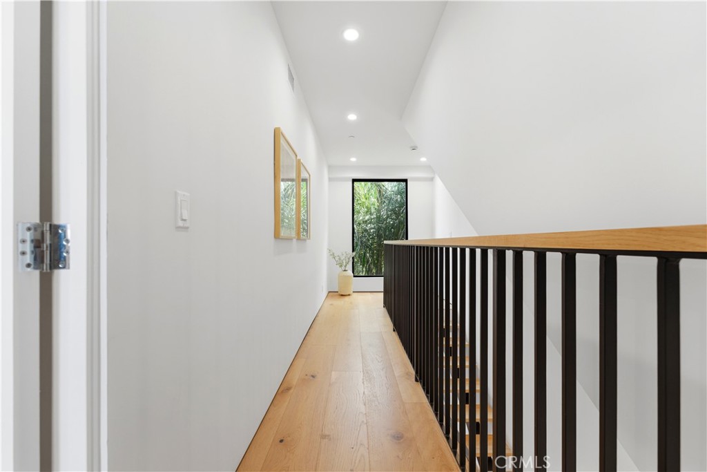 11702 Charnock Road Los Angeles, CA 90066 - Photo 16 of 20 Gallery Image 16