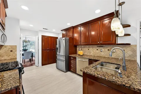 $850,000 | 15415 Leavalley Drive, Dallas, TX 75248