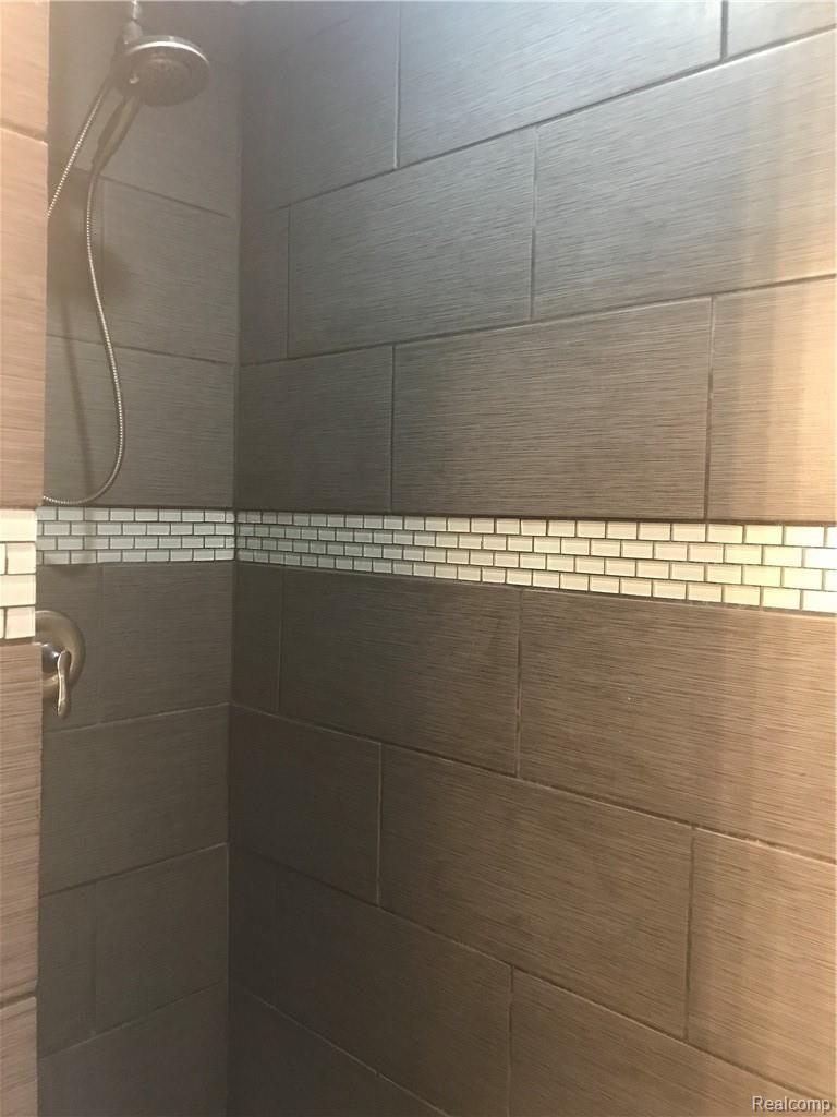 7582 West Beard Road Perry, MI 48872 - Photo 12 of 35 Lighted shower I will add!