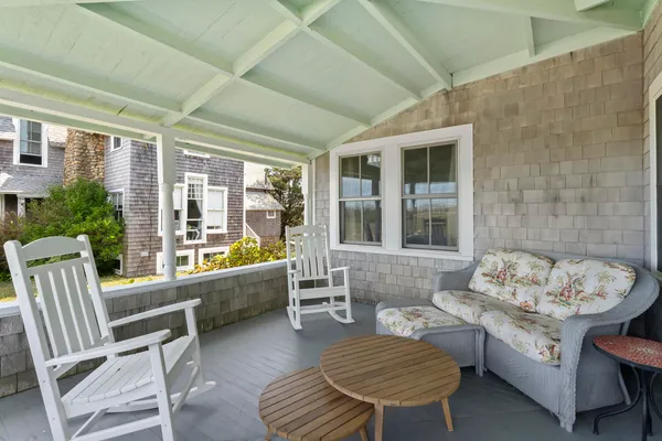 $3,250,000 | 6 Brewster Avenue, Oak Bluffs, MA 02557