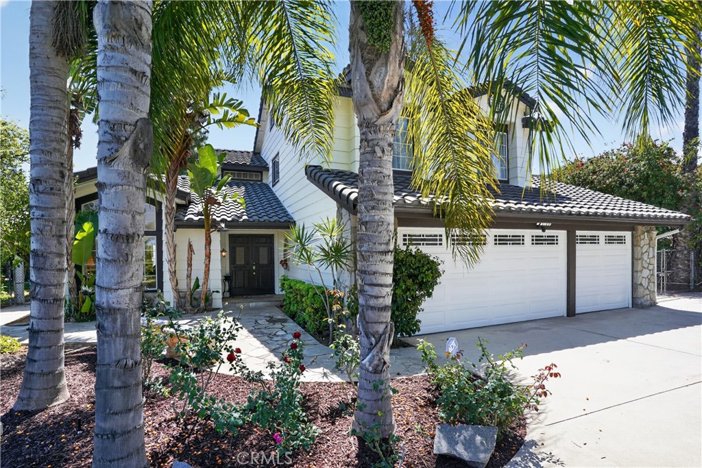 2081 Country Hills Lane Riverside, CA 92503 - Photo 2 of 25