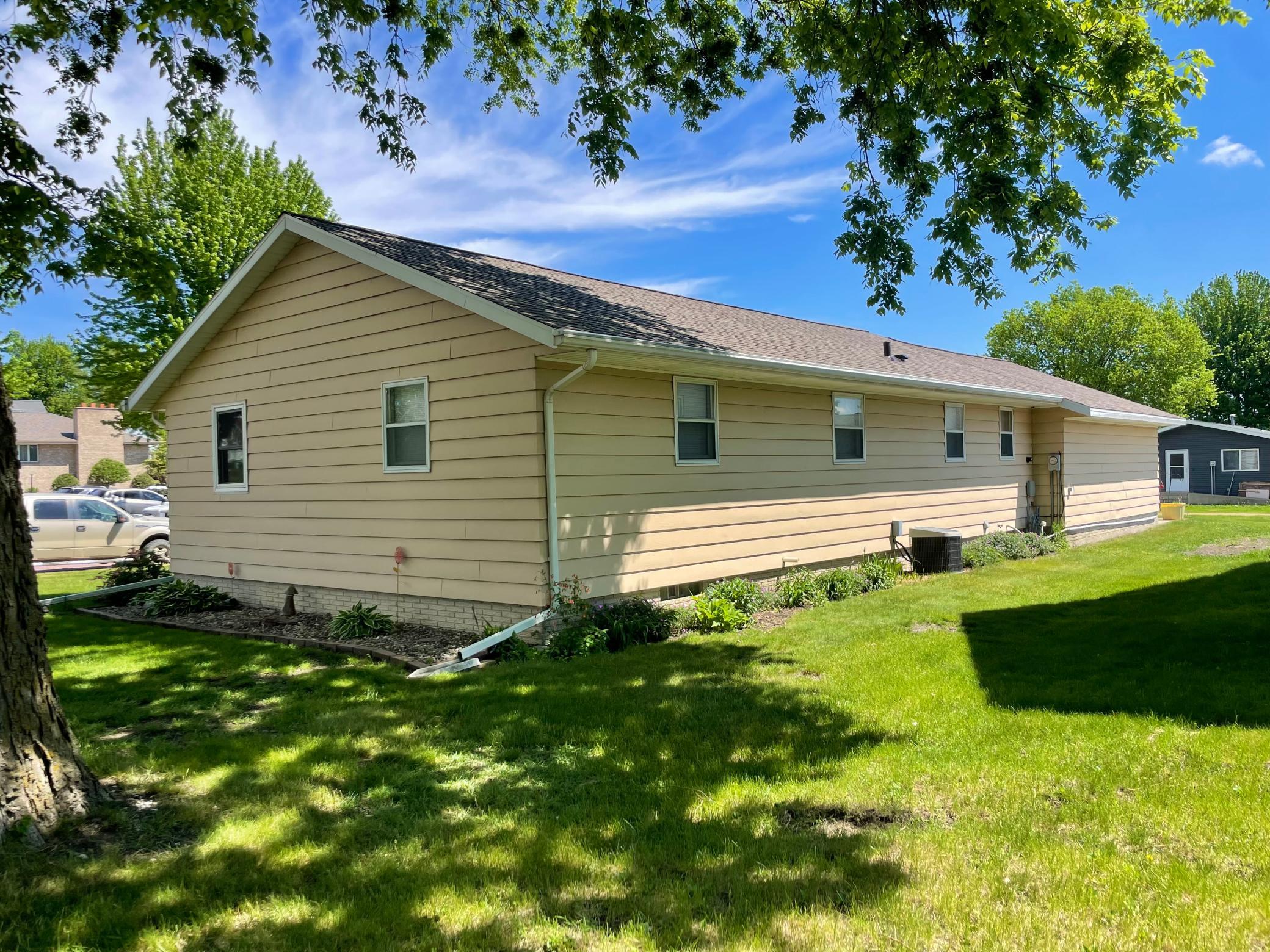 115 West Lincoln Street Springfield, MN 56087 - Photo 33 of 39