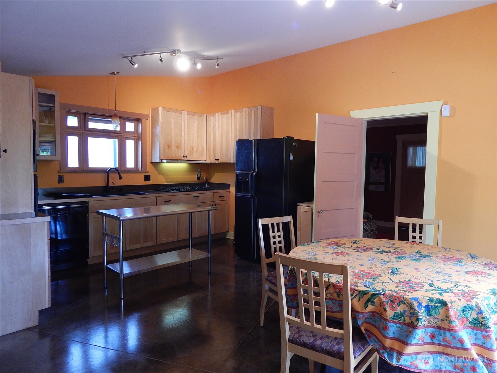 7321 35th Avenue Southwest Seattle, WA 98126 - Photo 6 of 35