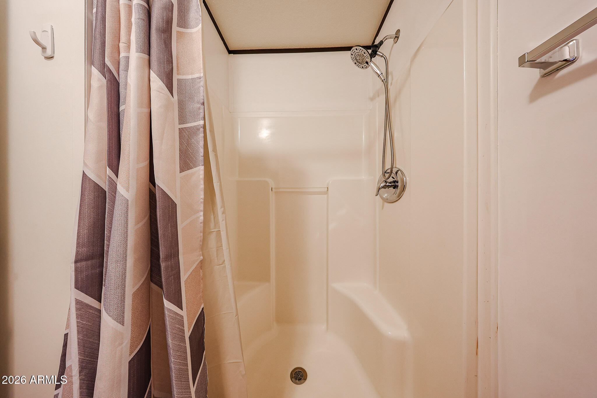 201 South Greenfield Road, Unit 254 Mesa, AZ 85206 - Photo 12 of 35 a bathroom with a shower
