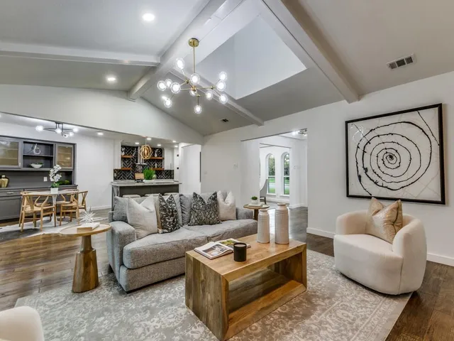 $1,086,725 | 6826 Town Bluff Drive, Dallas, TX 75248