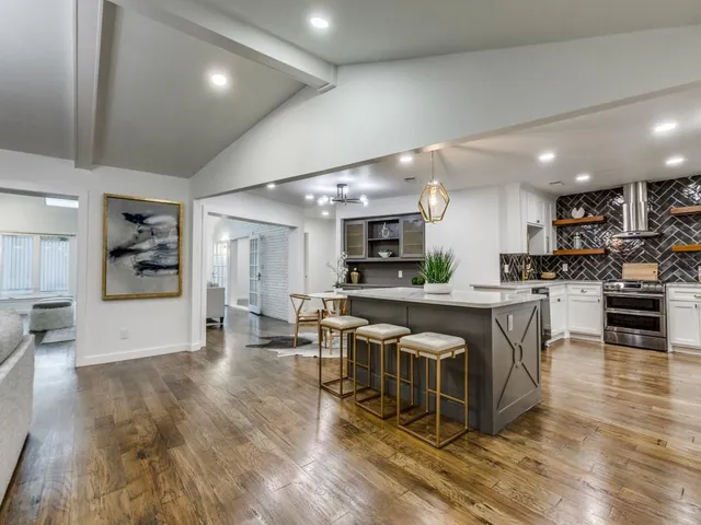 $1,086,725 | 6826 Town Bluff Drive, Dallas, TX 75248