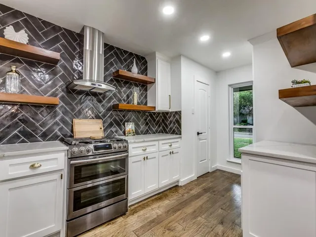 $1,086,725 | 6826 Town Bluff Drive, Dallas, TX 75248