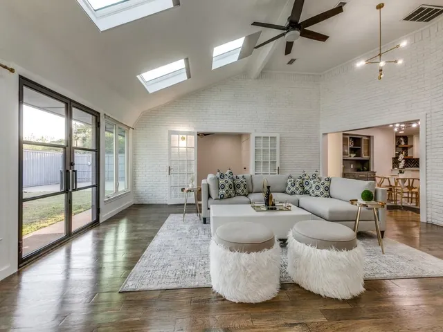 $1,086,725 | 6826 Town Bluff Drive, Dallas, TX 75248