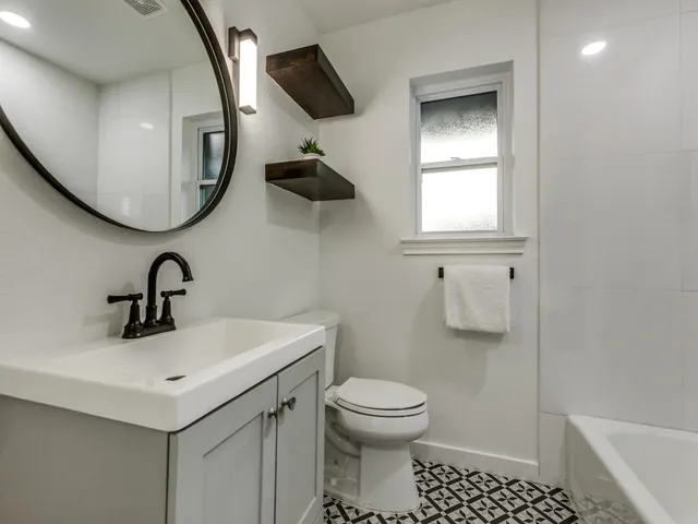 $1,086,725 | 6826 Town Bluff Drive, Dallas, TX 75248