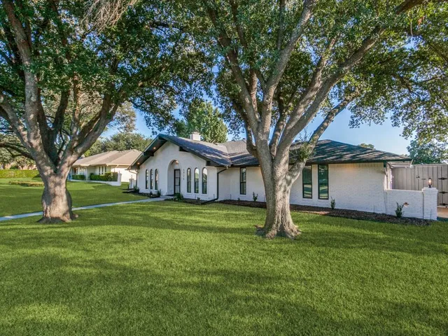 $1,086,725 | 6826 Town Bluff Drive, Dallas, TX 75248