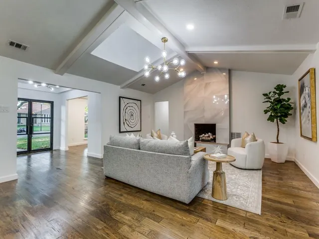 $1,086,725 | 6826 Town Bluff Drive, Dallas, TX 75248