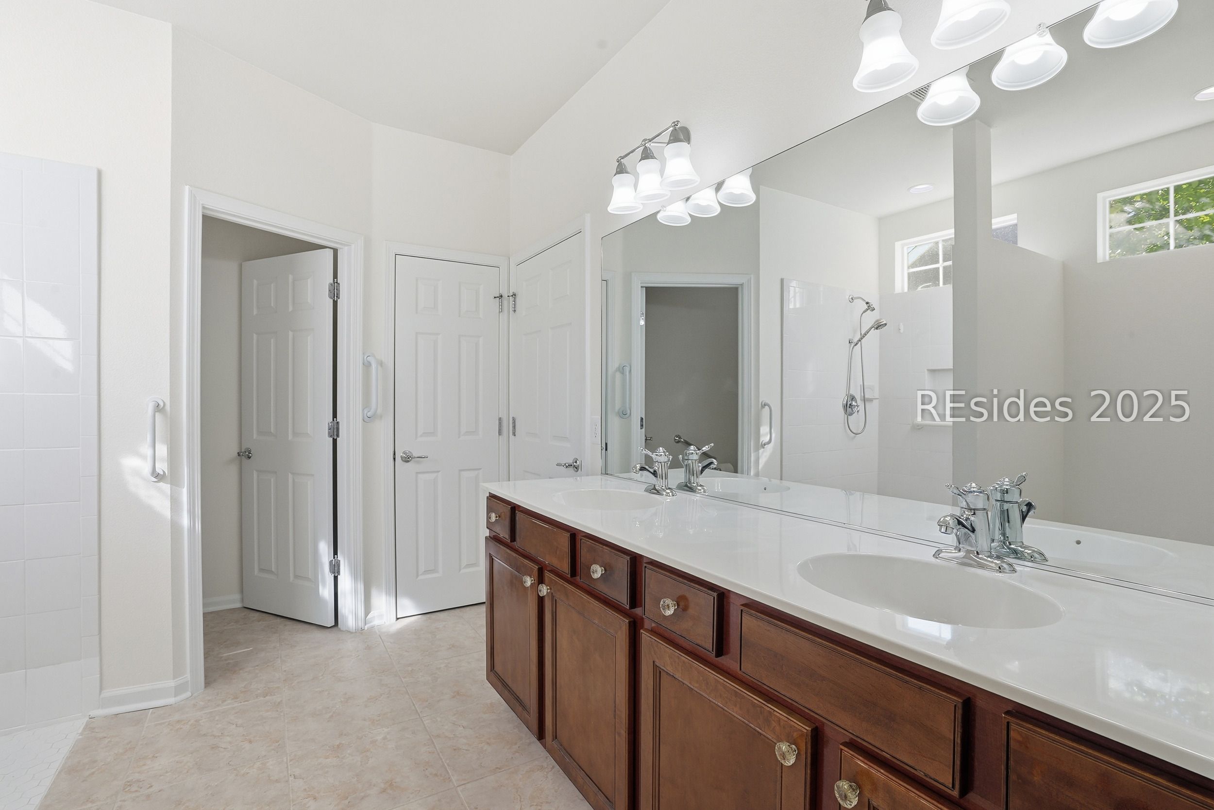 11 Seaford Place Bluffton, SC 29909 - Photo 19 of 40 Double Sinks