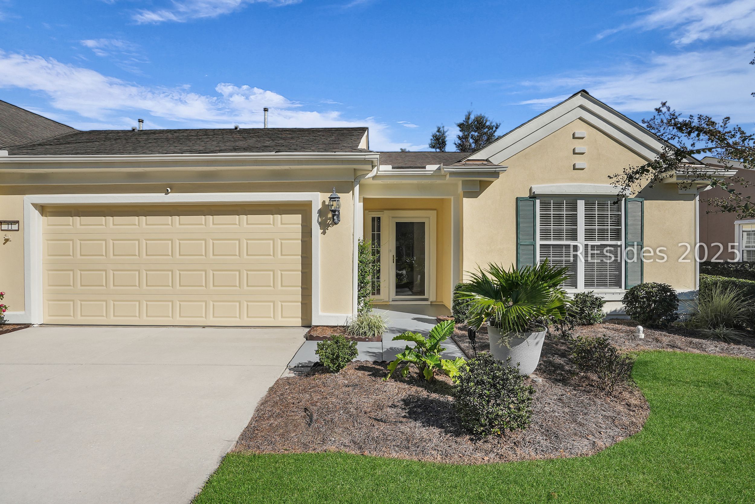 11 Seaford Place Bluffton, SC 29909 - Photo 2 of 40 Welcome Home!