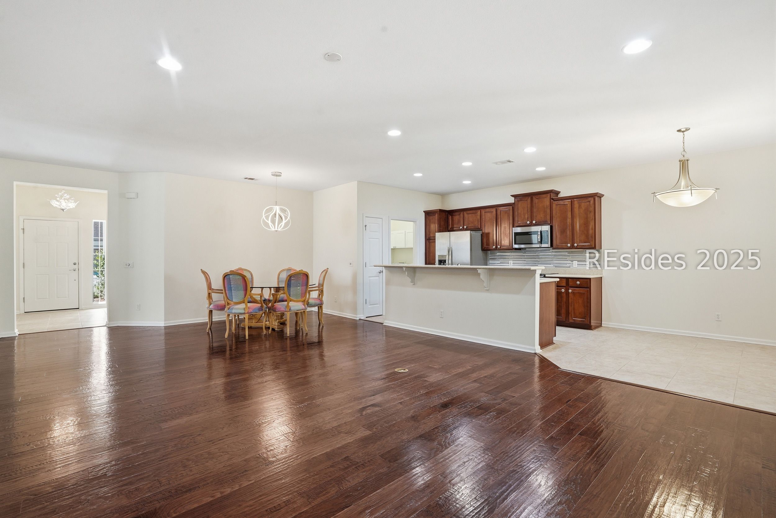 11 Seaford Place Bluffton, SC 29909 - Photo 6 of 40 Mahogany Hardwood Flooring