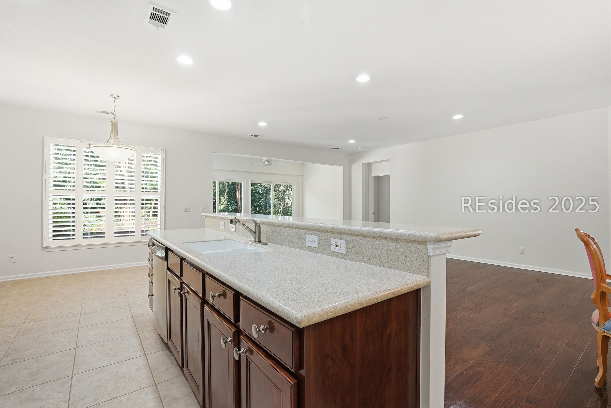 11 Seaford Place Bluffton, SC 29909 - Photo 9 of 40 Corian Countertops