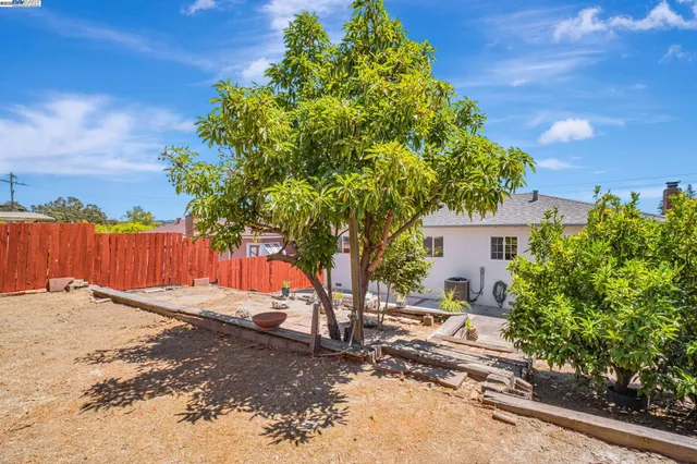 $1,085,000 | 5232 Proctor Road, Castro Valley, CA 94546