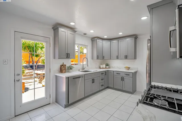 $1,085,000 | 5232 Proctor Road, Castro Valley, CA 94546