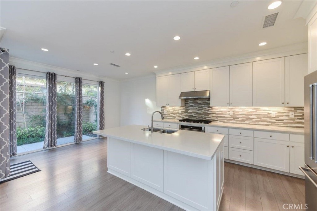 229 Rodeo Irvine, CA 92602 - Photo 10 of 37