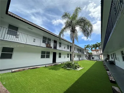 $1,695 | 2500 Johnson Street, Unit 19, Hollywood, FL 33020
