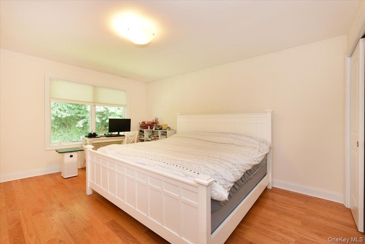 245 Harbor Hill Road Roslyn, NY 11576 - Photo 26 of 33