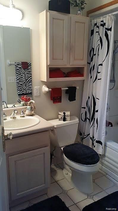 7983 Mester Road Chelsea, MI 48118 - Photo 29 of 38 Full Bath Upper Level