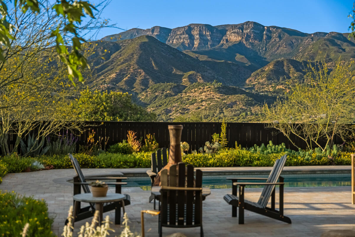 13100 Ojai Road Santa Paula, CA 93060 - Photo 46 of 60 a view of a chairs and table on the wooden floor