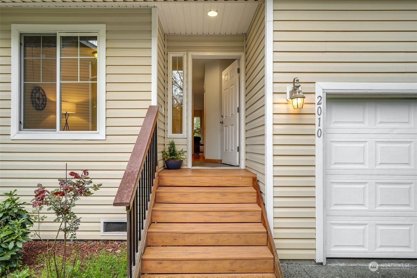 2010 Magnolia Road Lynnwood, WA 98036 - Photo 2 of 22