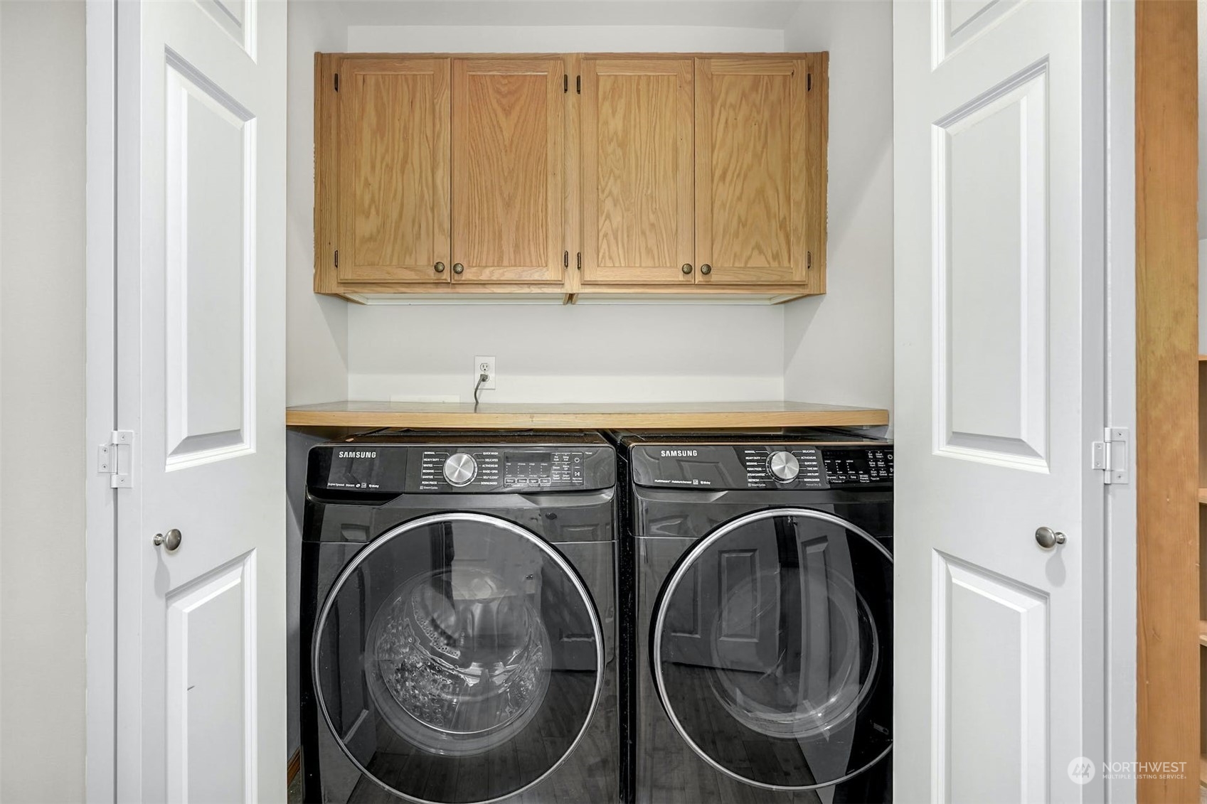 2010 Magnolia Road Lynnwood, WA 98036 - Photo 21 of 22 a utility room with dryer and washer