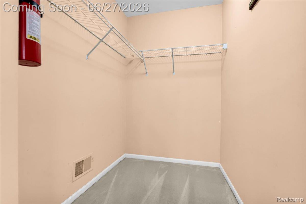 1781 Westridge Drive Rochester, MI 48306 - Photo 35 of 56 Closet 2 in Primary suite