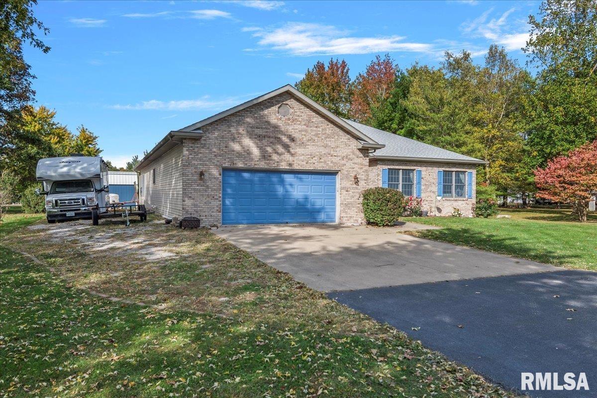 3153 Covered Bridge Road Chatham, IL 62629 - Photo 2 of 45