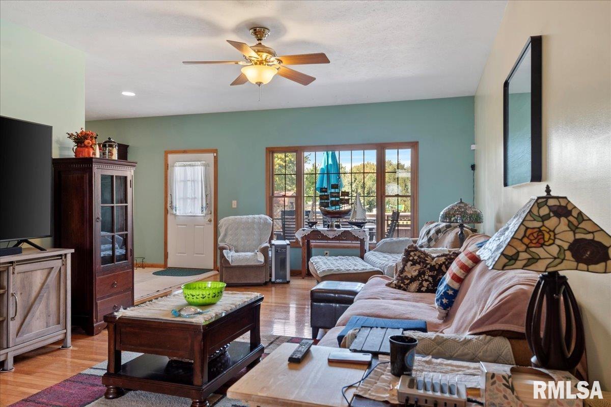 3153 Covered Bridge Road Chatham, IL 62629 - Photo 4 of 45