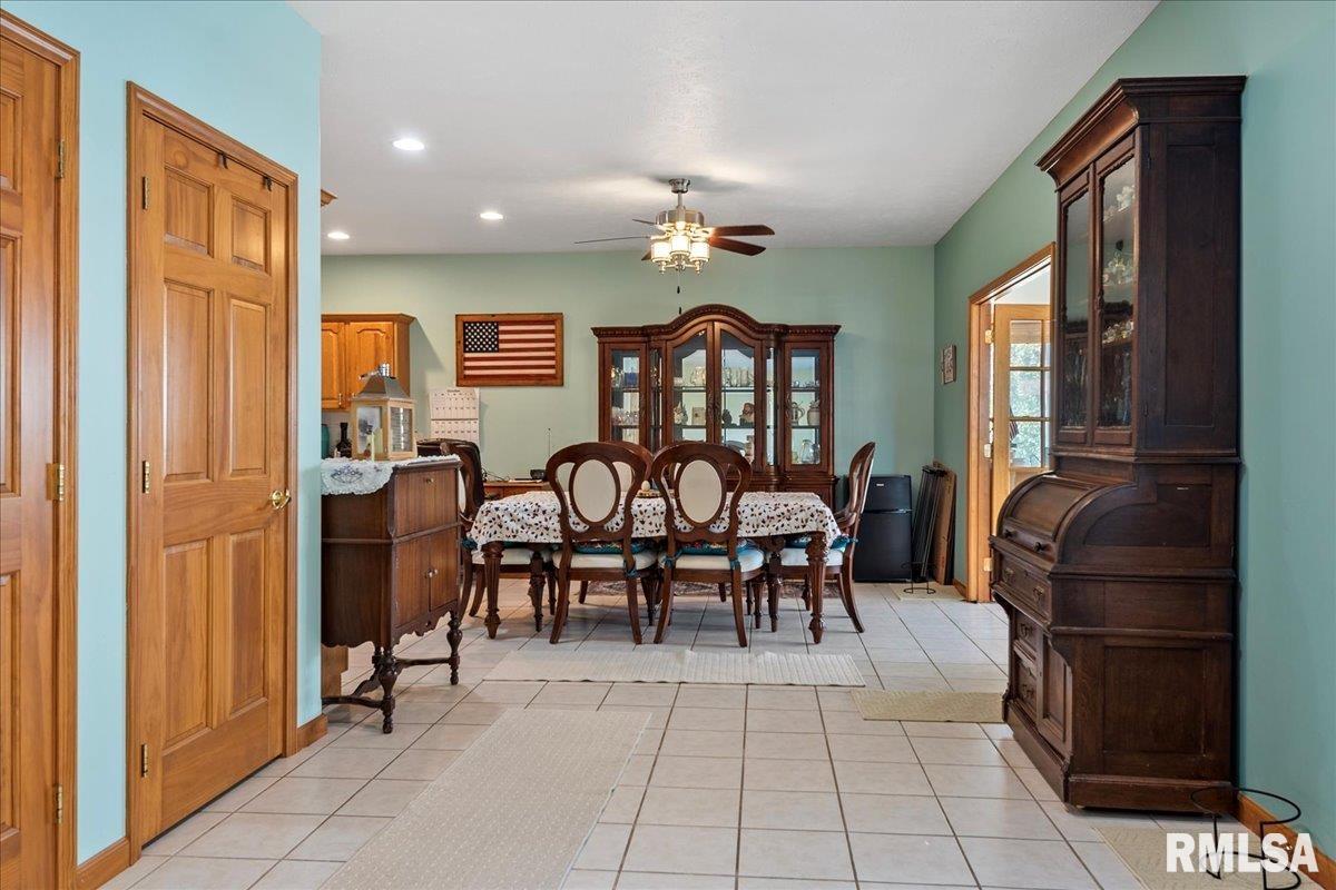 3153 Covered Bridge Road Chatham, IL 62629 - Photo 6 of 45