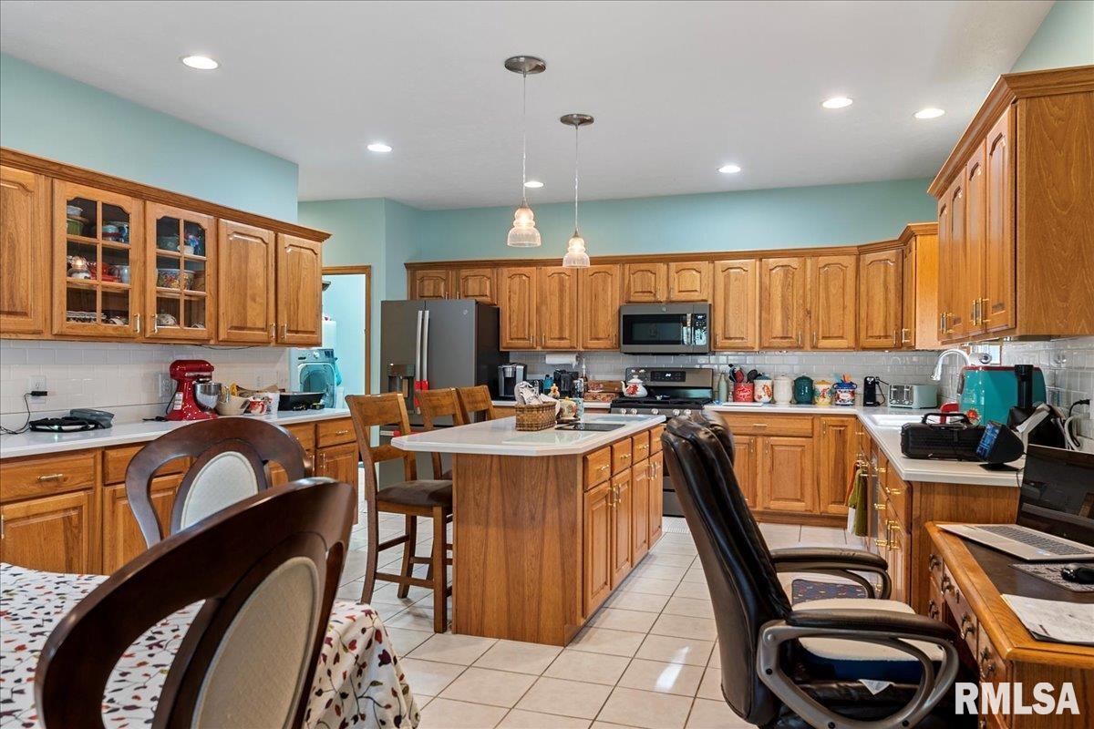 3153 Covered Bridge Road Chatham, IL 62629 - Photo 10 of 45