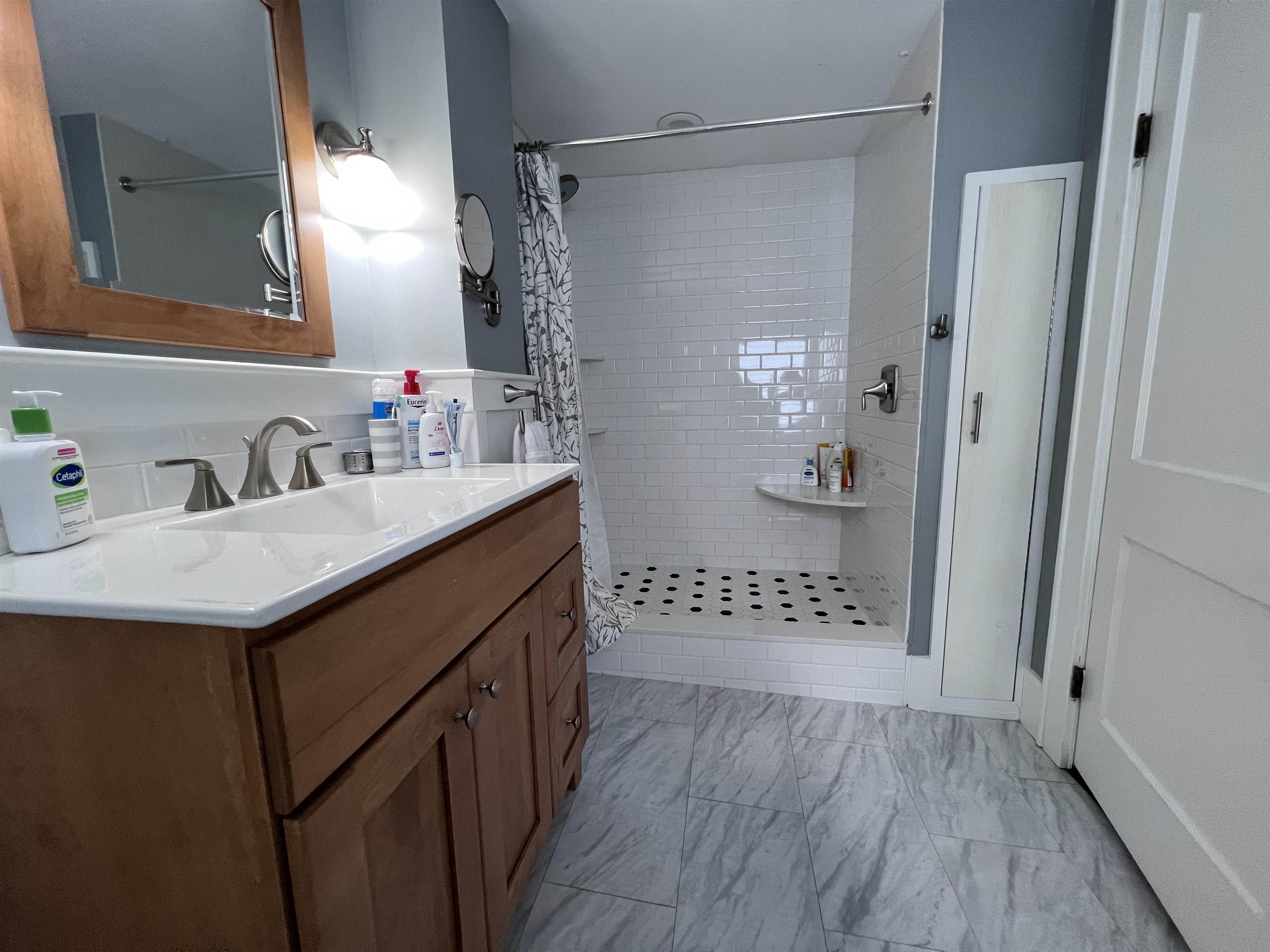 11 Maple Street Exeter, NH 03833 - Photo 8 of 17