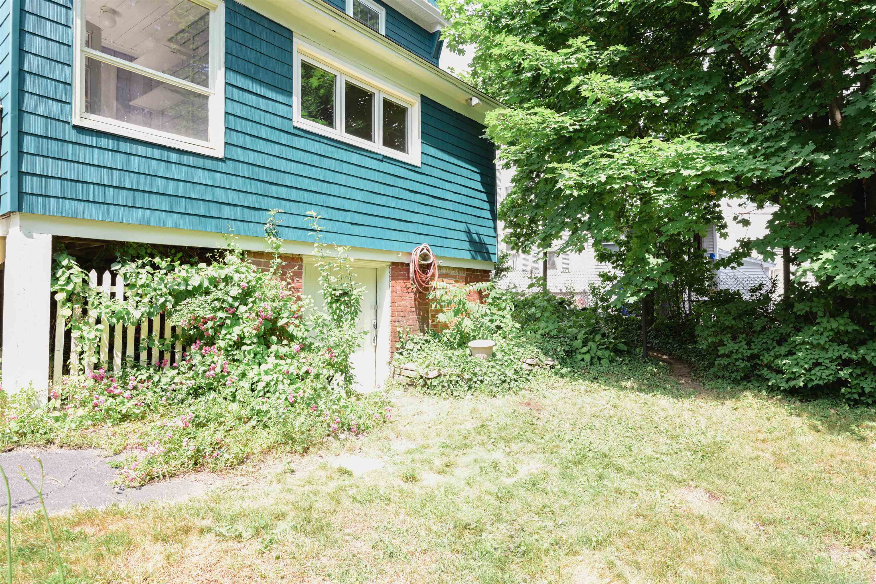 375 Orange Street Manchester, NH 03104 - Photo 6 of 40