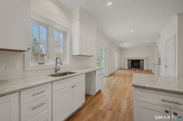 $999,999 | 4 Jans Way, Andover, NJ 07821