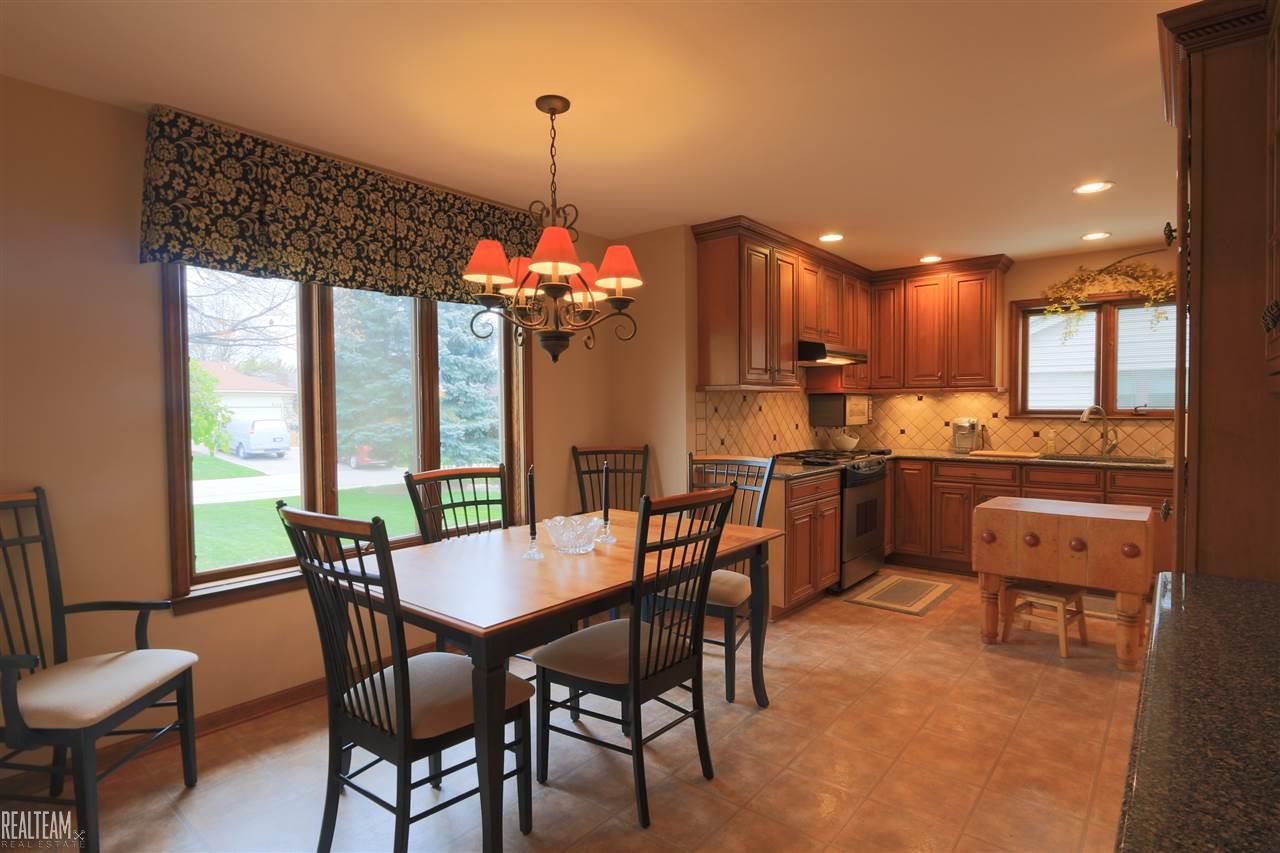 639 Lockport Road Rochester, MI 48307 - Photo 6 of 30
