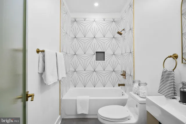 $394,900 | 1230 North 28th Street, Philadelphia, PA 19121