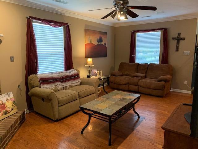 8636 Rayworth Trail Powell, TN 37849 - Photo 2 of 22 8636 Rayworth Living Room