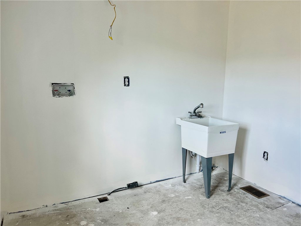 25 Smith Street Ware Shoals, SC 29692 - Photo 27 of 50 LAUNDRY