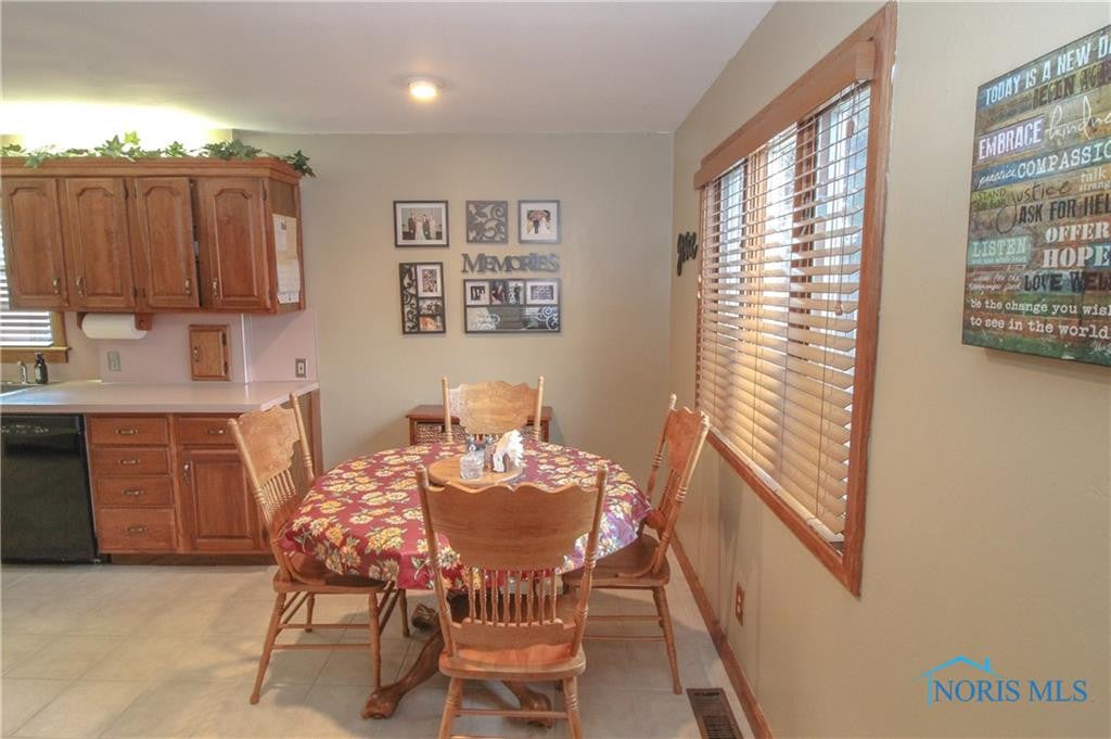 3634 Grantley Road Toledo, OH 43613 - Photo 8 of 28 Gallery Image 8