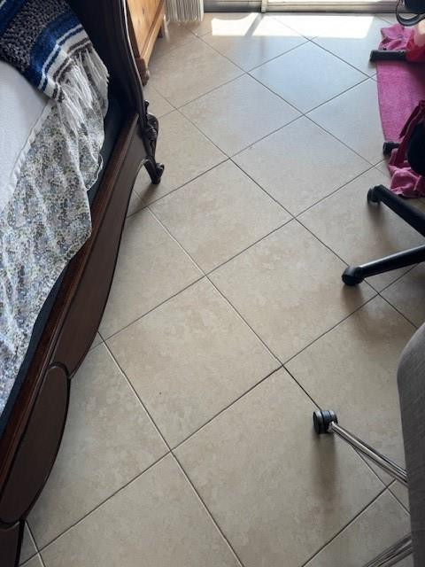 522 Flanders P, Unit 522 Delray Beach, FL 33484 - Photo 6 of 11 a close view of a faucet and couch