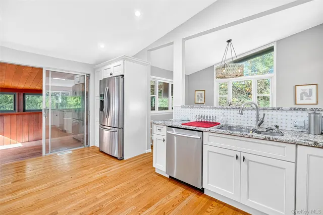 $925,000 | 9 Brookdell Drive, Hartsdale, NY 10530