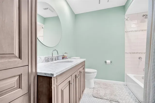 $925,000 | 9 Brookdell Drive, Hartsdale, NY 10530