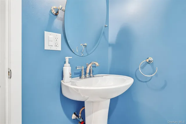 $925,000 | 9 Brookdell Drive, Hartsdale, NY 10530