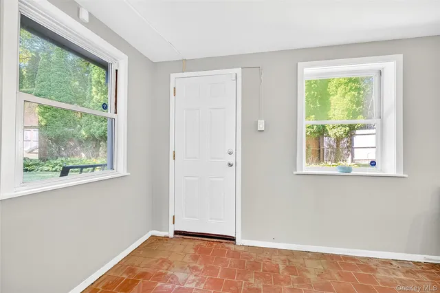 $925,000 | 9 Brookdell Drive, Hartsdale, NY 10530