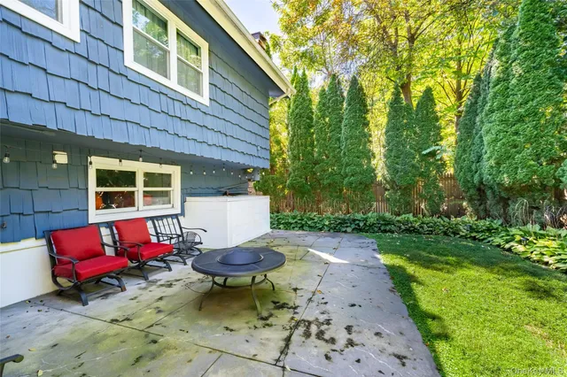 $925,000 | 9 Brookdell Drive, Hartsdale, NY 10530